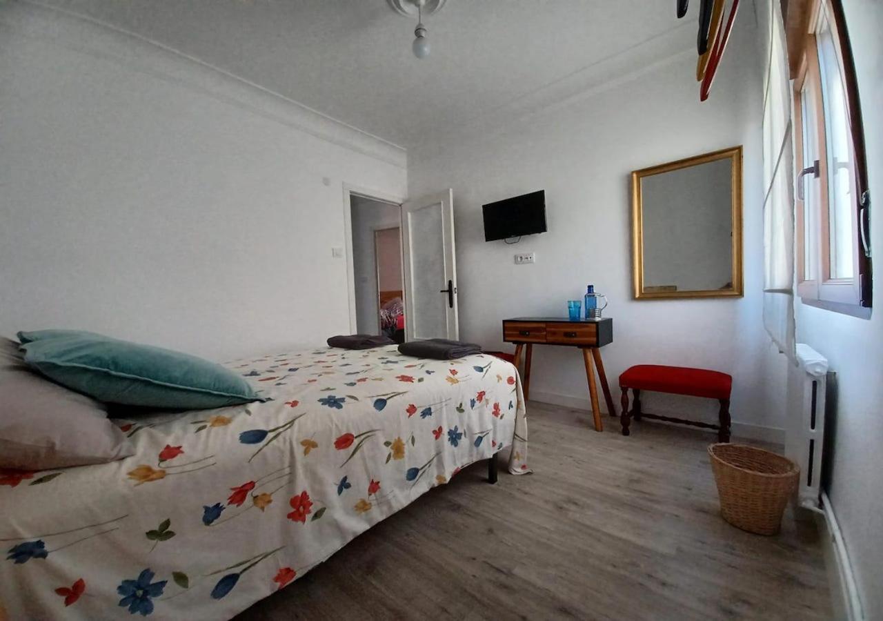 Habitaciones En El Atico De Tona Mirando A La Bahia De Сантандер Екстериор снимка