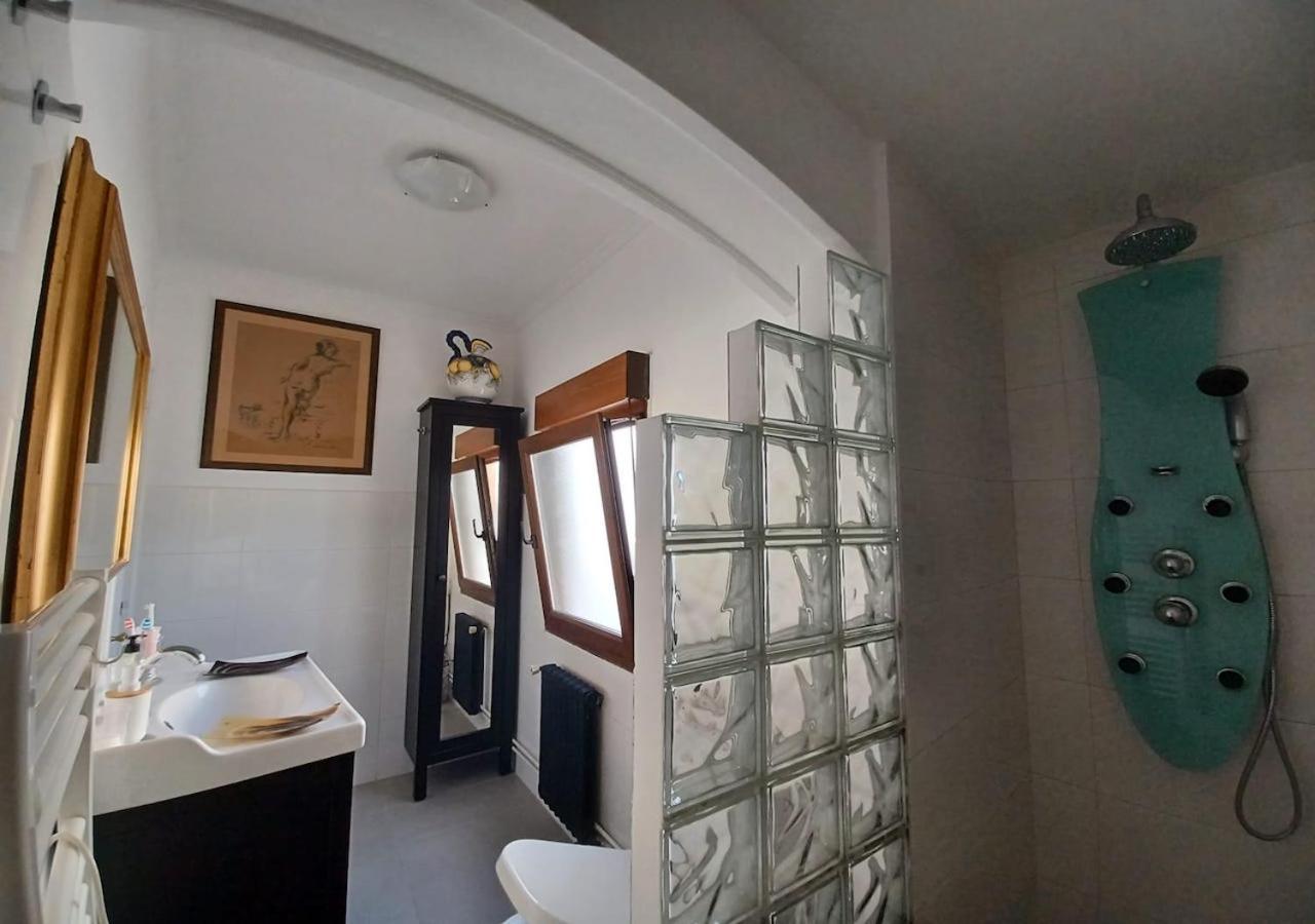 Habitaciones En El Atico De Tona Mirando A La Bahia De Сантандер Екстериор снимка
